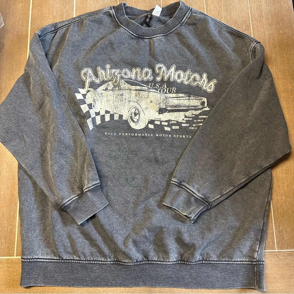 Divided Arizona Motors U.S.A. Tour Gray Crewneck Sweatshirt Casual Style